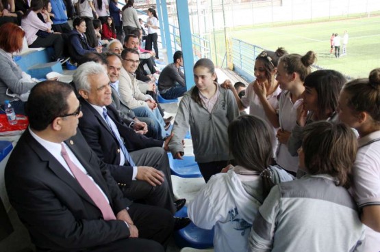 atasehir-belediye-bayan-futbol-konak