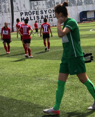 atasehir-belediye-bayan-futbol-konak