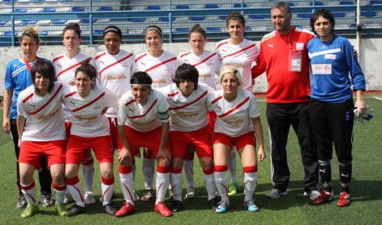 atasehir-belediye-bayan-futbol-konak