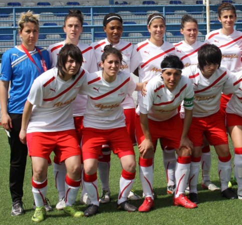 atasehir-belediye-bayan-futbol-konak