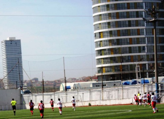 atasehir-belediye-bayan-futbol-konak