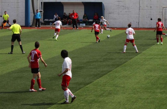 atasehir-belediye-bayan-futbol-konak