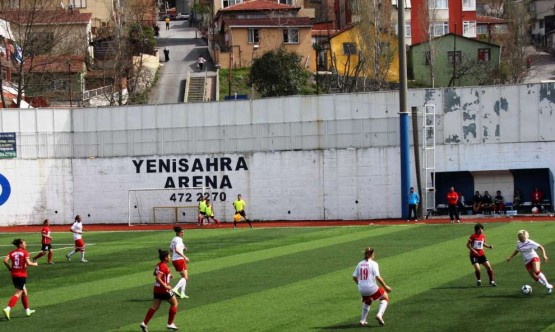 atasehir-belediye-bayan-futbol-konak