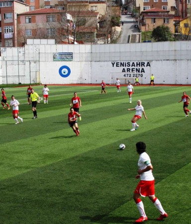 atasehir-belediye-bayan-futbol-konak