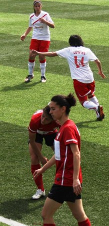 atasehir-belediye-bayan-futbol-konak