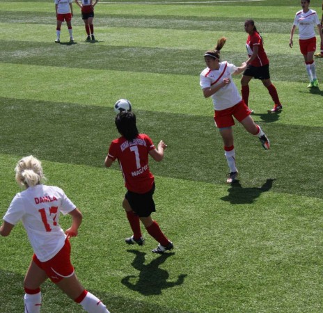 atasehir-belediye-bayan-futbol-konak