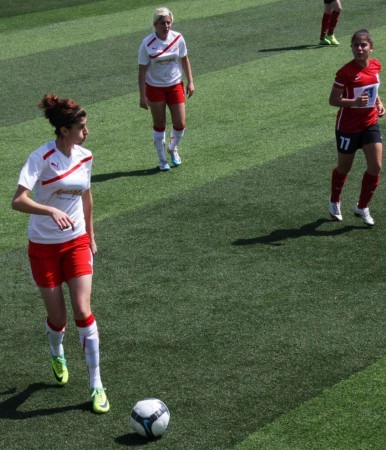 atasehir-belediye-bayan-futbol-konak