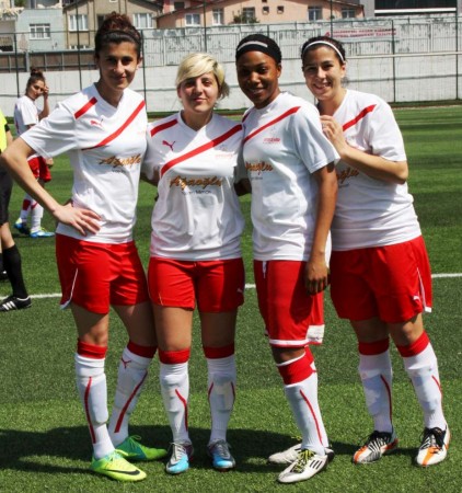 atasehir-belediye-bayan-futbol-konak