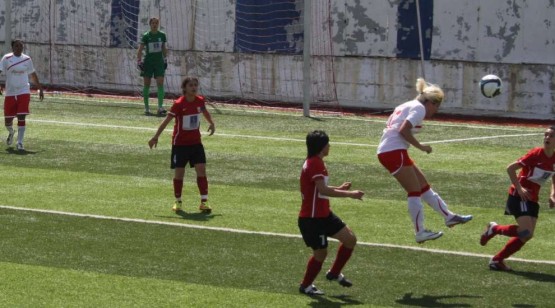 atasehir-belediye-bayan-futbol-konak