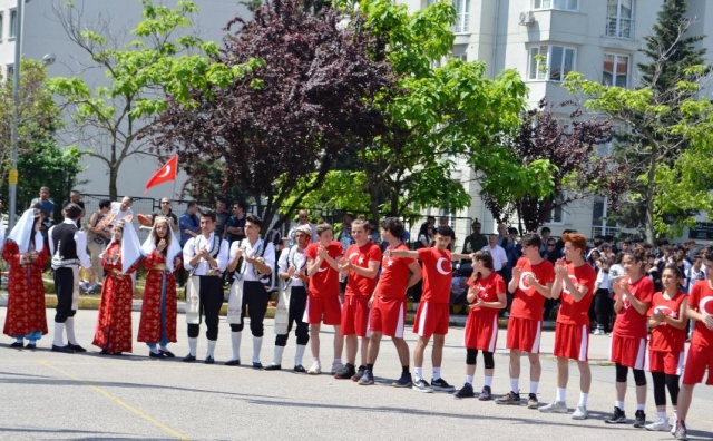 19 Mayıs Ataşehir'de Coşkuyla Kutlandı