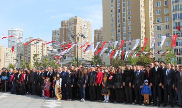 ATAŞEHİR 23 NİSAN ÇELENK KOYMA TÖRENİ 2019