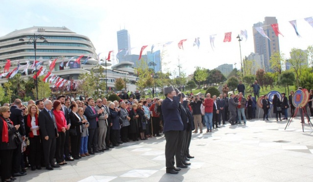 ATAŞEHİR 23 NİSAN ÇELENK KOYMA TÖRENİ 2019