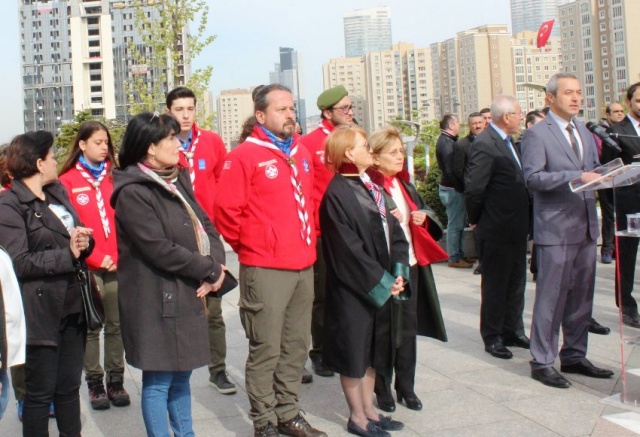 ATAŞEHİR 23 NİSAN ÇELENK KOYMA TÖRENİ 2019