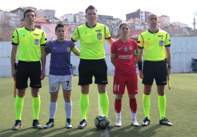 Ataşehir Bayan Futbol Takımı, Yenisahra Stadı