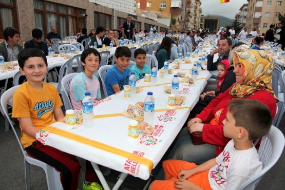 Ataşehir Belediyesi İnönü Mahalesi İftari 2015