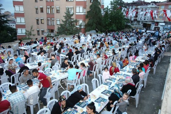 Ataşehir Belediyesi İnönü Mahalesi İftari 2015