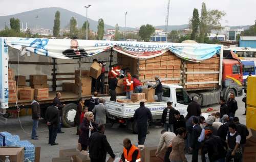 ATAŞEHİR BELEDİYESİ, VAN YARDIM KONVOYU