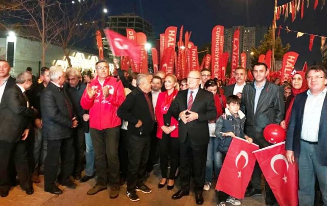 CUMHURİYET BAYRAMI COŞKUYLA ATAŞEHİR’DE KUTLANDI