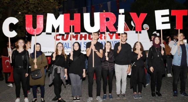 CUMHURİYET BAYRAMI COŞKUYLA ATAŞEHİR’DE KUTLANDI