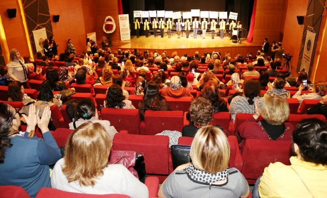 Ataşehir, Kadına Yönelik Şiddeti Protesto Etti