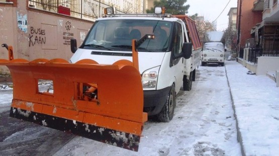 Ataşehir Belediyesi Kar çalışmalarını sürdürüyor