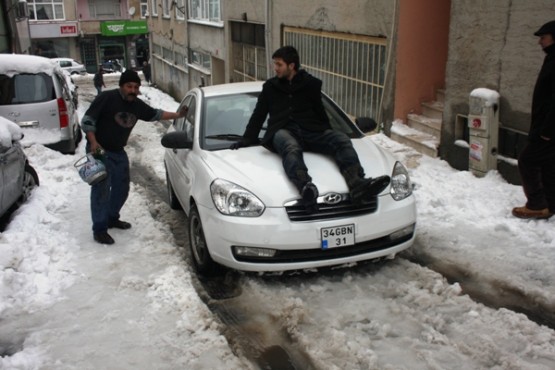 Ataşehir Öğütveren Sokak Kar Temizleme Çalışmaları 2015