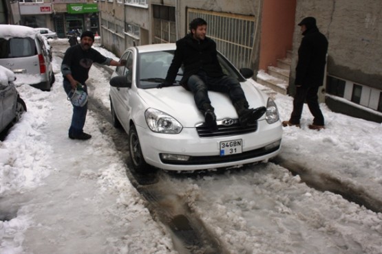 Ataşehir Öğütveren Sokak Kar Temizleme Çalışmaları 2015