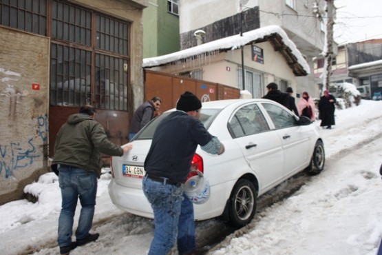 Ataşehir Öğütveren Sokak Kar Temizleme Çalışmaları 2015