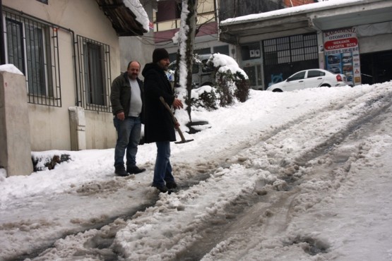 Ataşehir Öğütveren Sokak Kar Temizleme Çalışmaları 2015