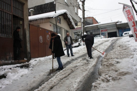 Ataşehir Öğütveren Sokak Kar Temizleme Çalışmaları 2015