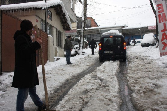 Ataşehir Öğütveren Sokak Kar Temizleme Çalışmaları 2015