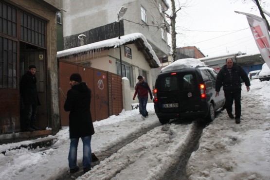 Ataşehir Öğütveren Sokak Kar Temizleme Çalışmaları 2015