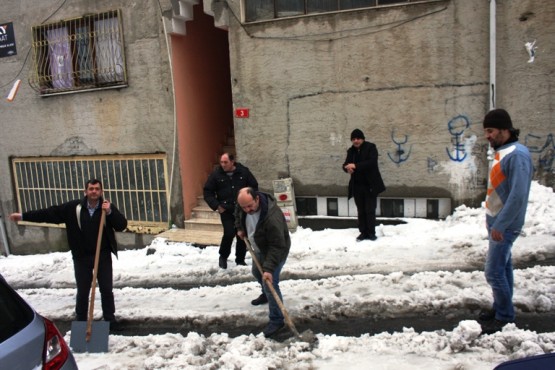 Ataşehir Öğütveren Sokak Kar Temizleme Çalışmaları 2015