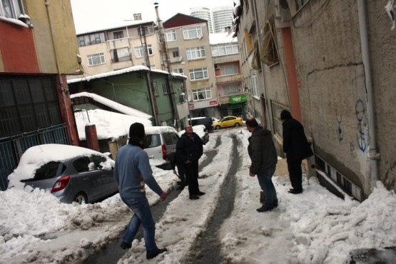 Ataşehir Öğütveren Sokak Kar Temizleme Çalışmaları 2015