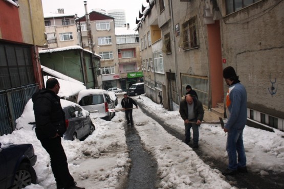 Ataşehir Öğütveren Sokak Kar Temizleme Çalışmaları 2015