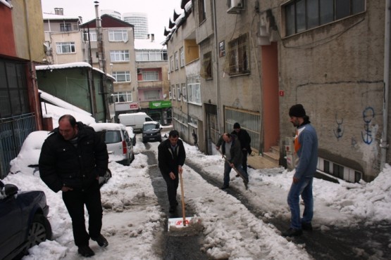 Ataşehir Öğütveren Sokak Kar Temizleme Çalışmaları 2015