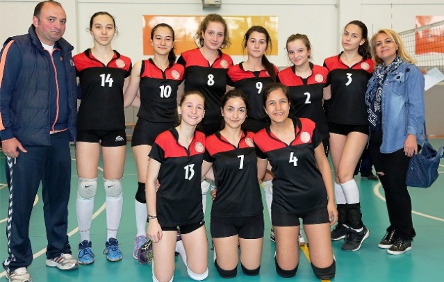 ATAŞEHİR'DE VOLEYBOL TURNUVASI SONA ERDİ