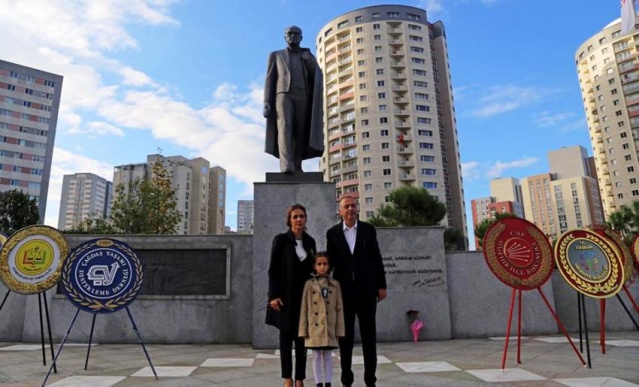 ULU ÖNDER ATATÜRK ÖZLEMLE VE SAYGIYLA ATAŞEHİR’DE ANILDI