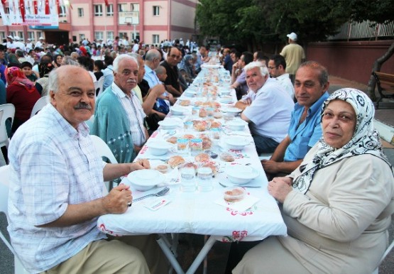 ATAŞEHİR BELEDİYESİ SOKAK İFTARI, İÇERENKÖY