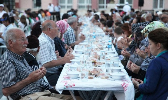 ATAŞEHİR BELEDİYESİ SOKAK İFTARI, İÇERENKÖY