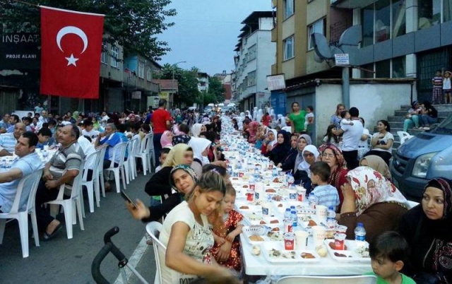 Ataşehir, Yenisahra, Romenler İftarı