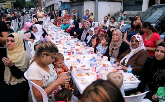 Ataşehir, Yenisahra, Romenler İftarı