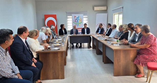 Ataşehir Belediye Başkanı Onursal Adıgüzel Ataşehir Kent Konseyi'ni ziyaret etti