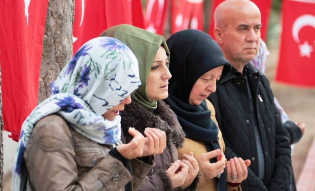 Bem-Bir-Sen'den Şehit Ömer Halisdemir'e Vefa, 
15 Temmuz hain darbe girişiminin simgesi haline gelen Şehit Piyade Astsubay Başçavuş Ömer Halisdemir’in kabrini ziyaret etti.