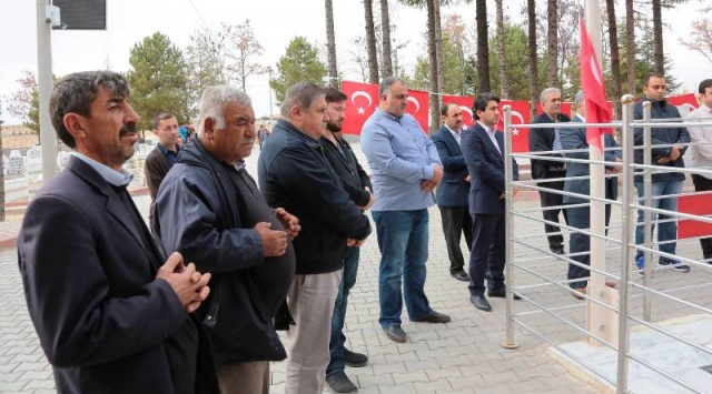 Bem-Bir-Sen'den Şehit Ömer Halisdemir'e Vefa, 
15 Temmuz hain darbe girişiminin simgesi haline gelen Şehit Piyade Astsubay Başçavuş Ömer Halisdemir’in kabrini ziyaret etti.