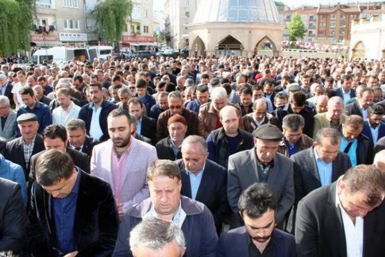 İdris Şahin'in Babası, Arif Şahin'in Cenaze Fotoları