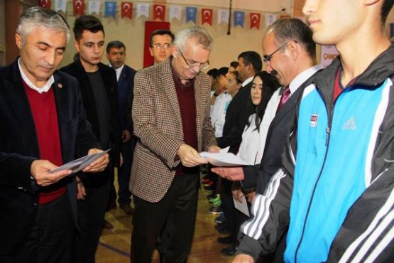 Çankırı'da Başarılı Sporculara ödül verildi