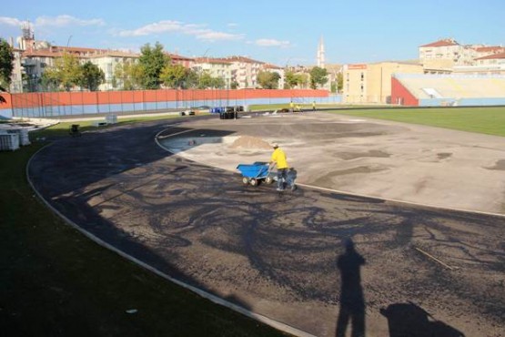 Çankırı Valisi Stad yapımını Denetledi