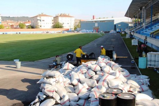 Çankırı Valisi Stad yapımını Denetledi