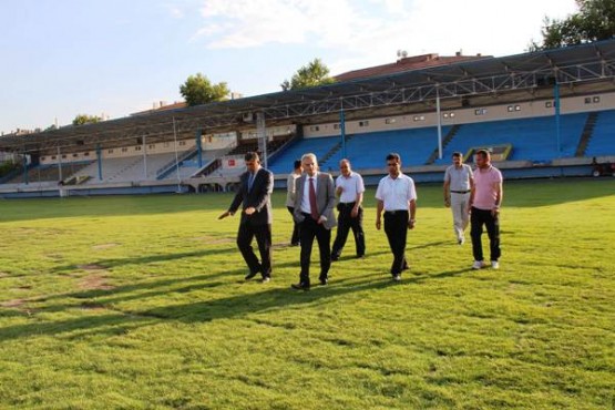 Çankırı Valisi Stad yapımını Denetledi